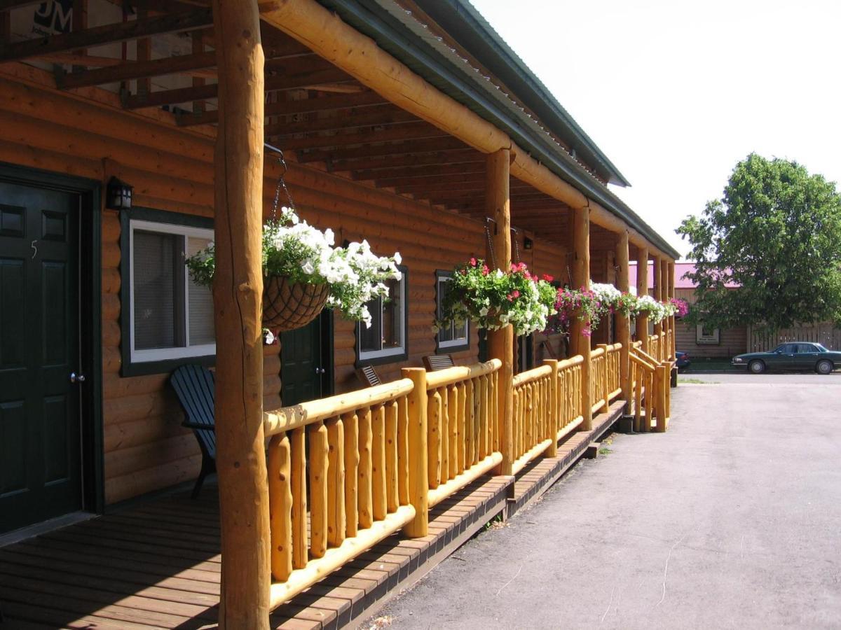 Adventure Inn Ely Екстериор снимка