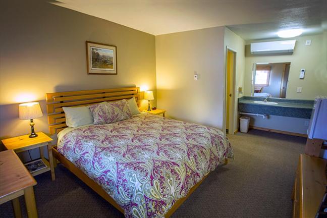 Adventure Inn Ely Екстериор снимка