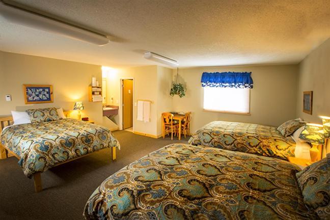 Adventure Inn Ely Екстериор снимка