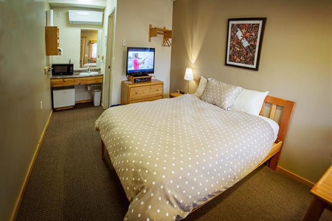 Adventure Inn Ely Екстериор снимка