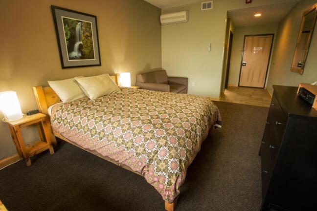 Adventure Inn Ely Екстериор снимка