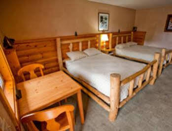 Adventure Inn Ely Екстериор снимка