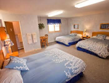 Adventure Inn Ely Екстериор снимка