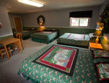 Adventure Inn Ely Екстериор снимка
